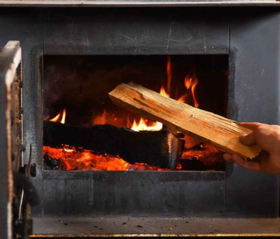 wood burning stove vs gas stove